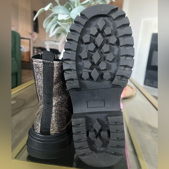 Primark Sparkly Kids Boots - Picture 6 of 7